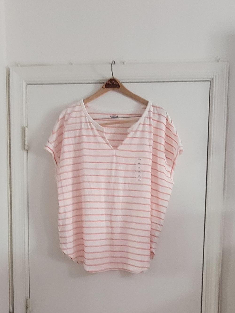 Old Navy Light Coral Striped V-Neck Short Sleeve Tee